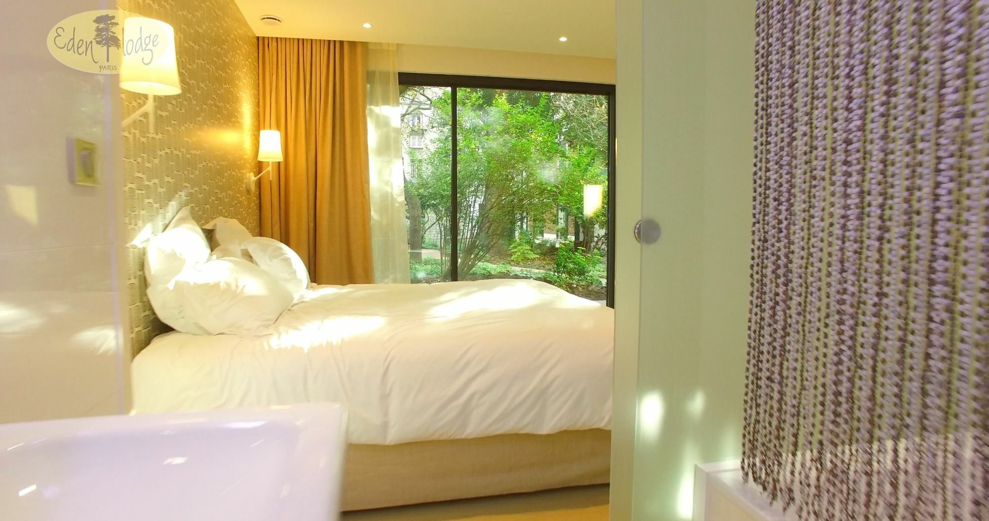 Eden Bed & Breakfast Parijs